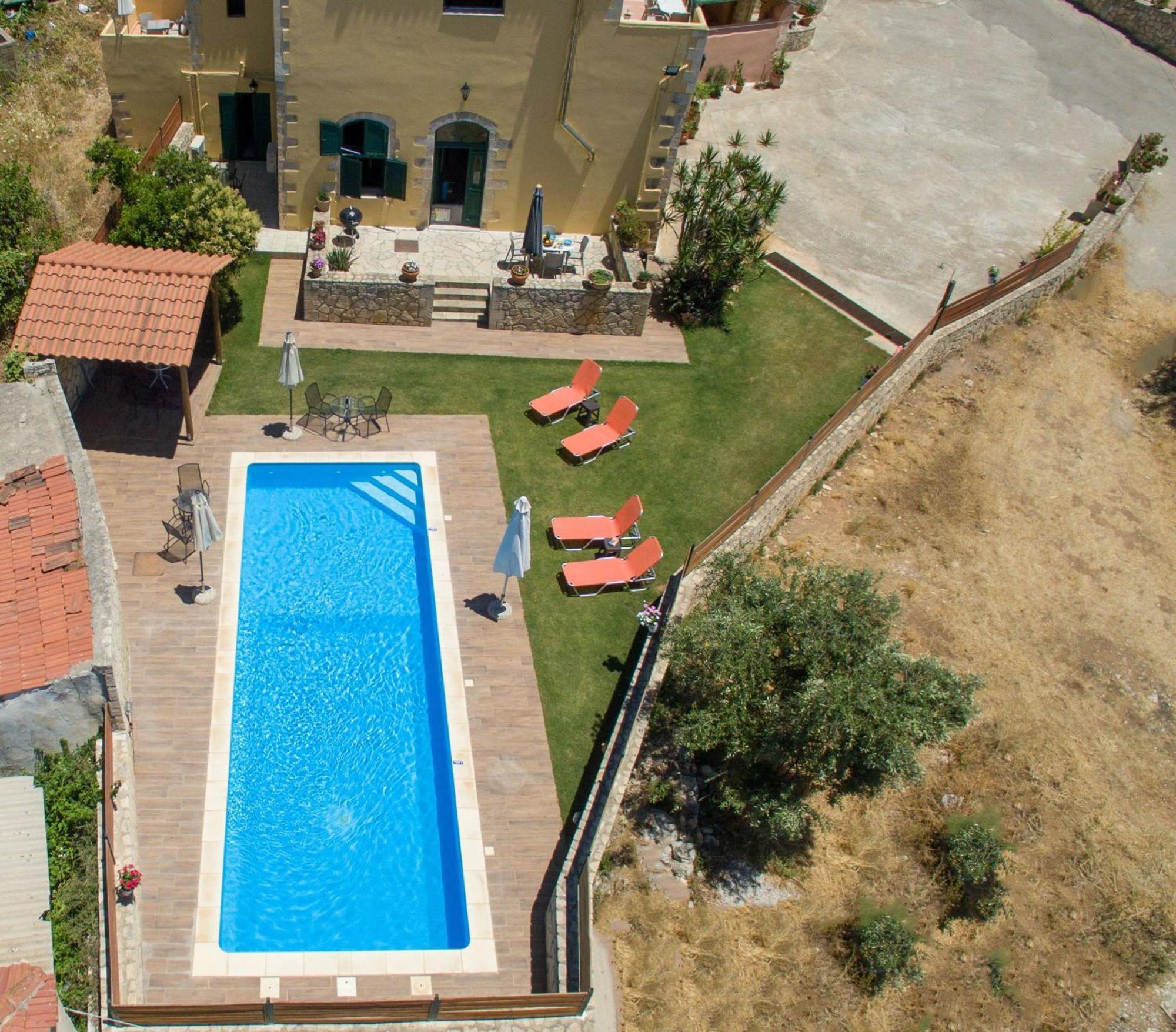 Skandalis Apartments With Pool Chorafakia エクステリア 写真